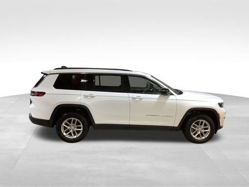 Used 2023 Jeep Grand Cherokee L Laredo image 8