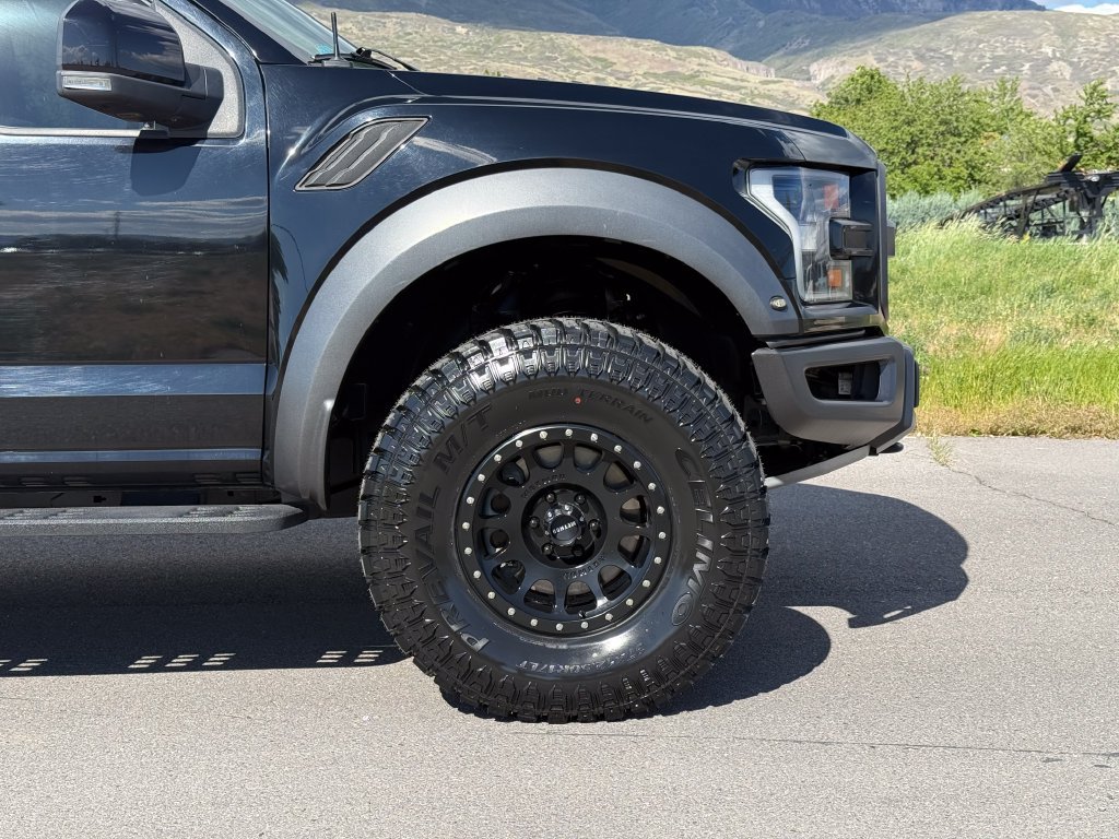 Used 2018 Ford F150 Raptor w/ Equipment Group 802A Luxury AWD/4WD image 3