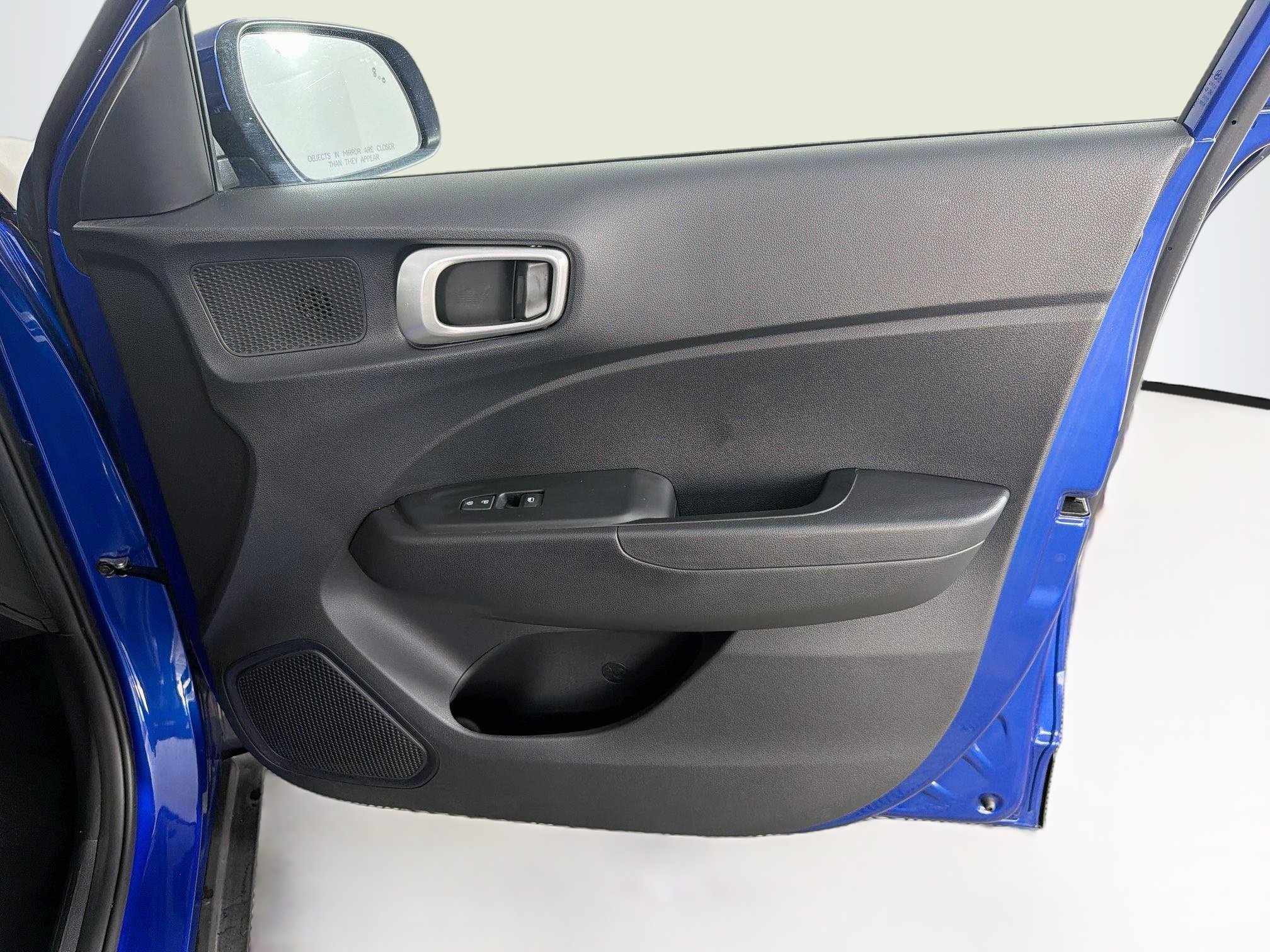 Used 2025 Hyundai Venue SEL FWD image 33