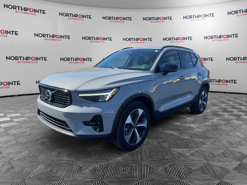 Used 2024 Volvo XC40 B5 Plus w/ Climate Package AWD/4WD image 2