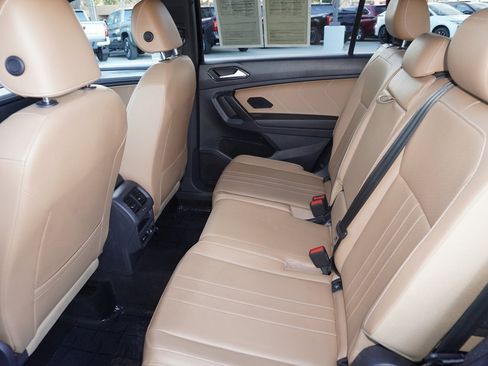 Used 2022 Volkswagen Tiguan SE image 11