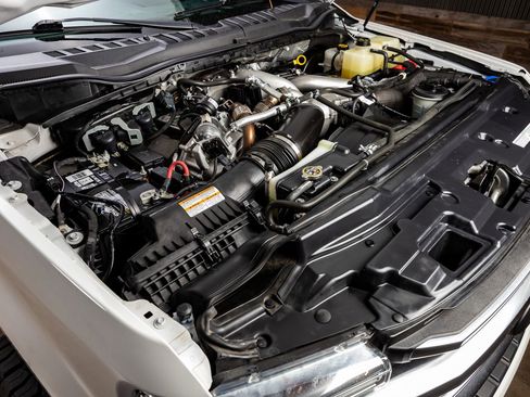 Used 2022 Ford F250 Platinum w/ FX4 Off-Road Package image 40