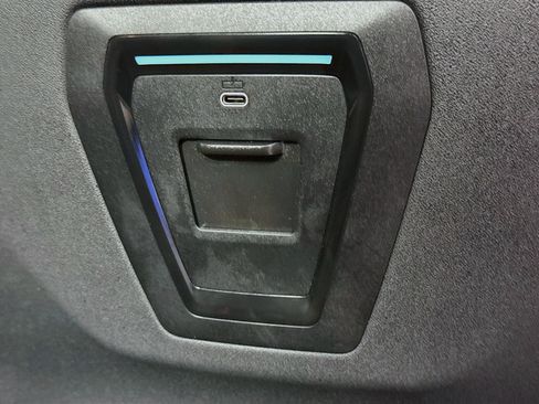 Used 2024 BMW 530i w/ Premium Package RWD image 41