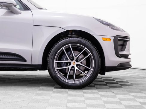 New 2026 Porsche Macan image 32