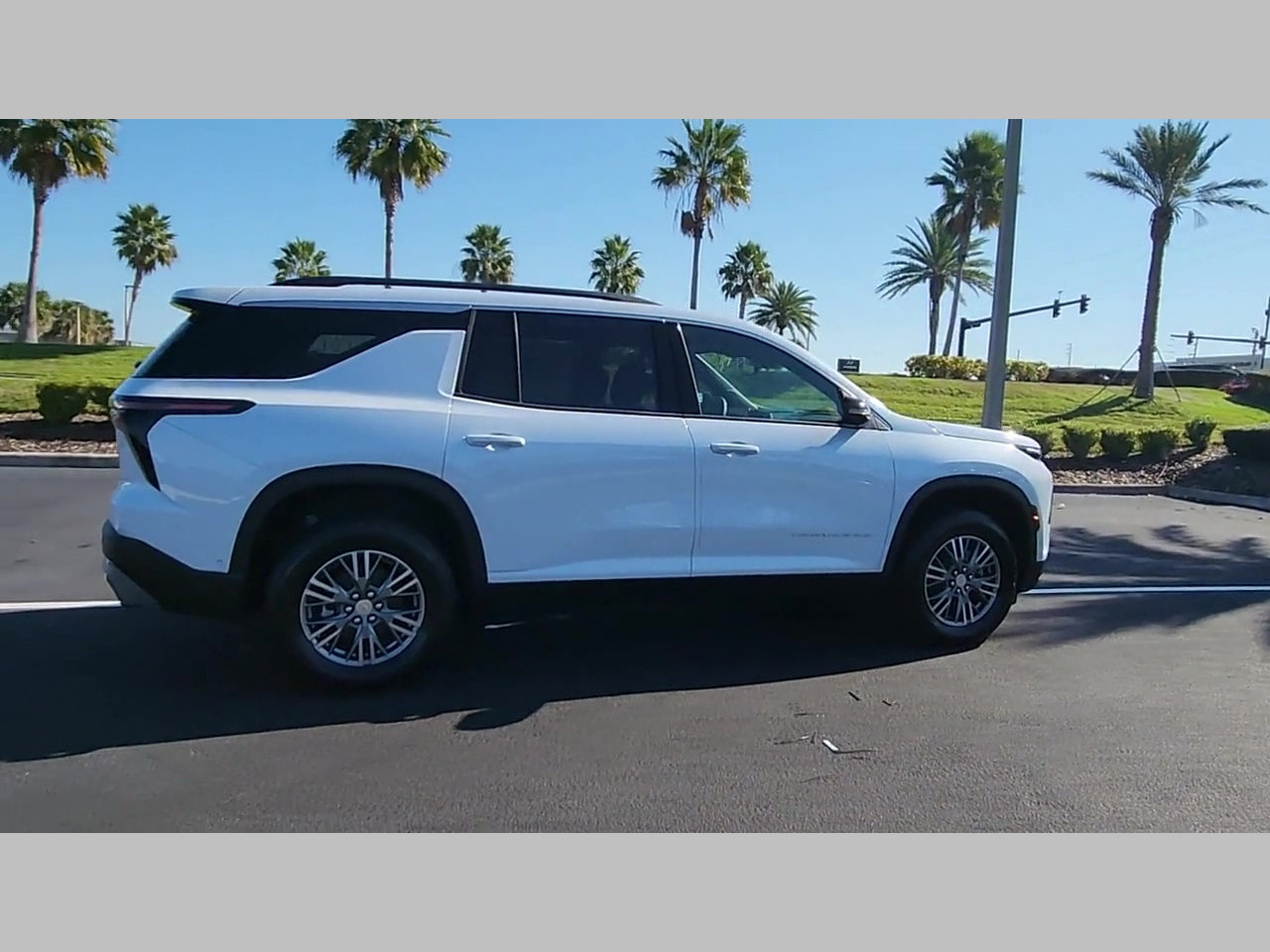 New 2026 Chevrolet Traverse LT w/ Enhanced Driving Package FWD image 24