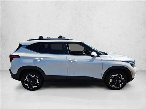 Used 2025 Kia Seltos EX w/ EX Sunroof Package AWD/4WD image 4