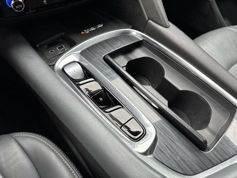 Used 2023 Buick Enclave Essence FWD image 17