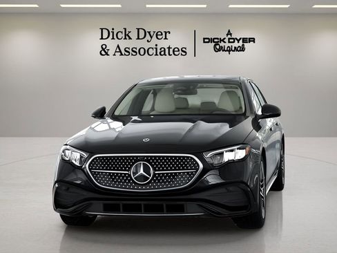 Used 2025 Mercedes-Benz E 350 Sedan image 32