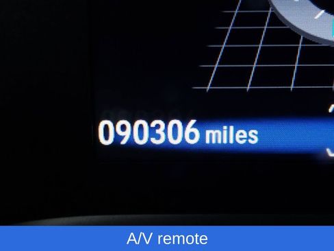 Used 2017 Honda Pilot Touring image 23