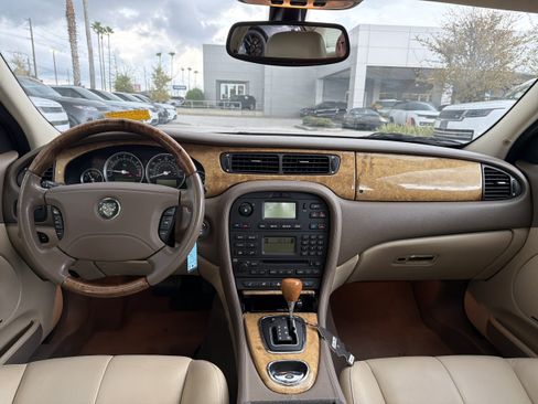Used 2006 Jaguar S-TYPE 4.2 RWD image 5