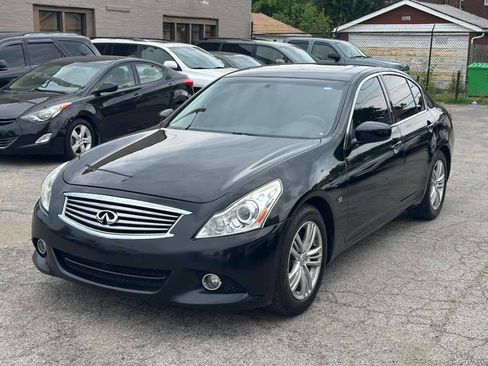 Used 2015 INFINITI Q40 w/ Moonroof Package RWD image 3
