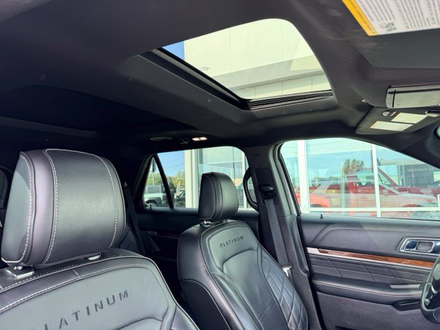 Used 2018 Ford Explorer Platinum AWD/4WD image 10