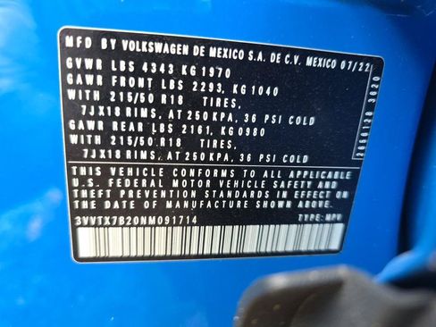 Used 2022 Volkswagen Taos SE w/ Panoramic Sunroof Package FWD image 11