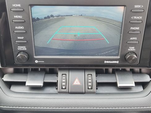 Used 2022 Toyota RAV4 XLE Premium image 22