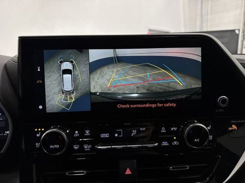 Used 2024 Toyota Highlander Limited image 10