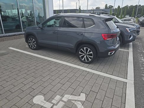 Used 2022 Volkswagen Taos SE AWD/4WD image 5