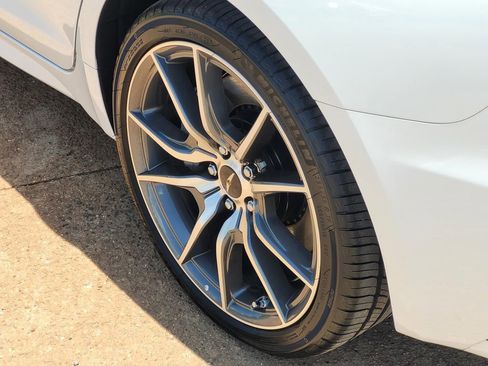 Used 2025 Genesis G70 2.5T image 7