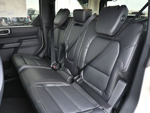 New 2025 Ford Bronco Badlands image 35