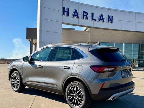 New 2026 Ford Escape SE w/ PHEV Premium Package image 3