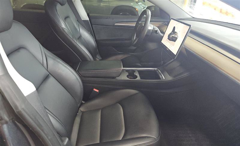 Used 2023 Tesla Model 3 Standard Range RWD image 4