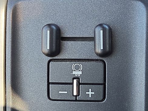 Used 2017 Chevrolet Silverado 1500 High Country image 19