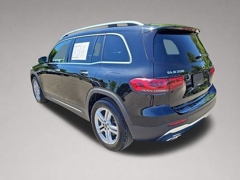 Used 2023 Mercedes-Benz GLB 250 4MATIC image 5