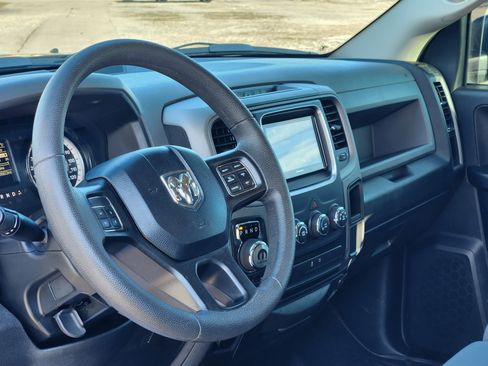Used 2018 RAM 1500 Express AWD/4WD image 23