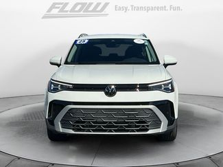 Certified 2025 Volkswagen Taos SE video 2