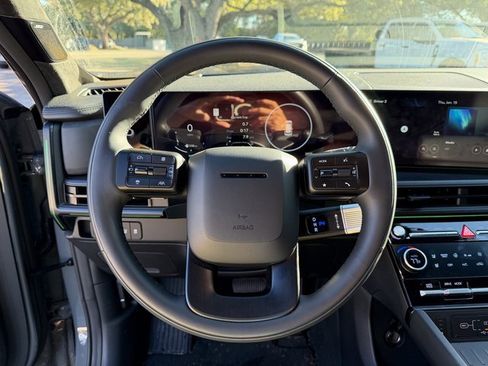 Used 2025 Hyundai Santa Fe Calligraphy image 9