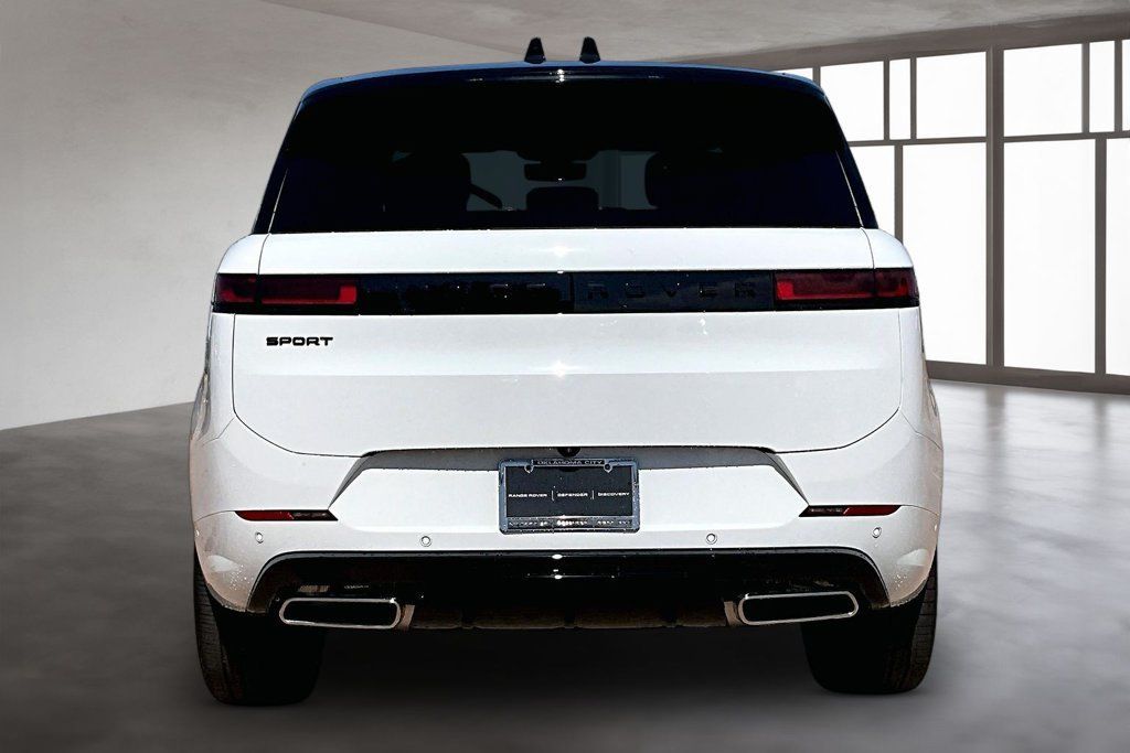 New 2026 Land Rover Range Rover Sport Dynamic SE AWD/4WD image 4