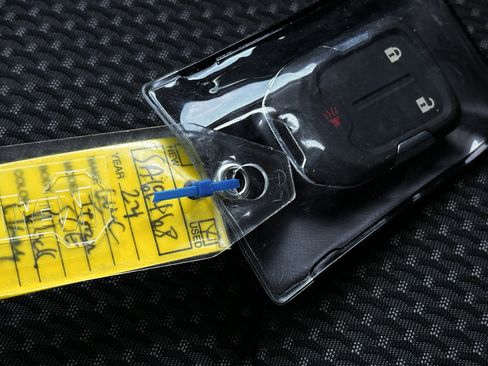 Used 2024 GMC Terrain SLE image 36