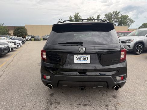 Used 2024 Honda Passport Black Edition image 10
