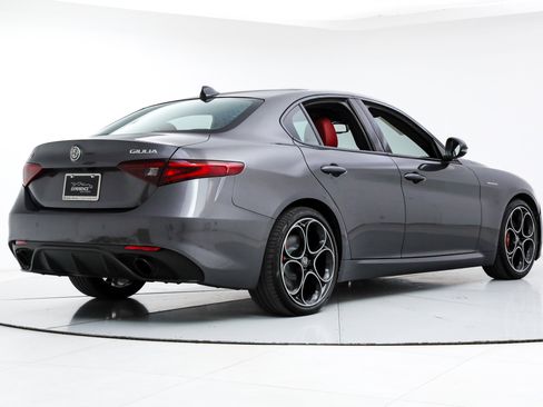 Used 2023 Alfa Romeo Giulia Veloce RWD image 5