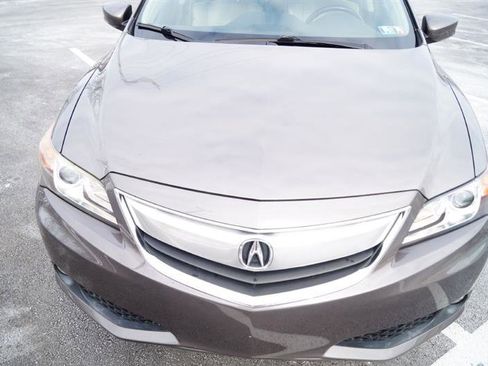 Used 2013 Acura ILX w/ Technology Package image 2