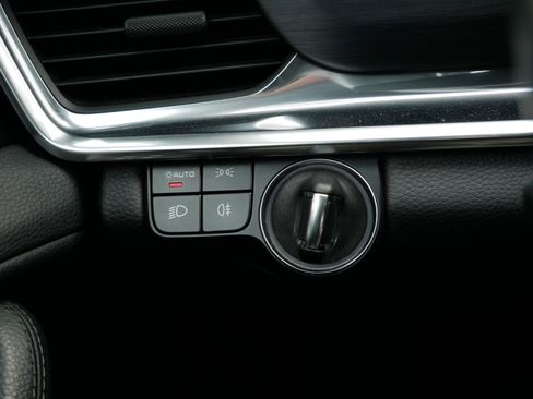 Used 2022 Porsche Panamera 4 Platinum Edition image 16