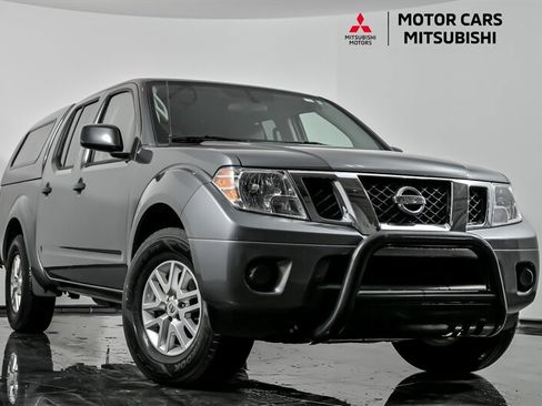 Used 2019 Nissan Frontier SV image 1