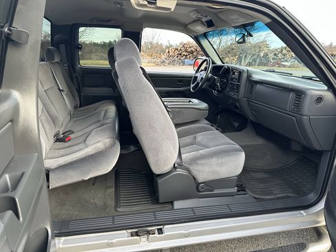 Used 2007 GMC Sierra 2500 SLE w/ Snow Plow Prep Package AWD/4WD image 12