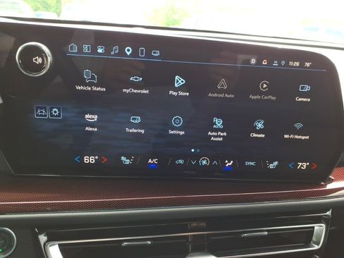 Used 2025 Chevrolet Traverse Z71 w/ Enhanced Driving Package AWD/4WD image 17