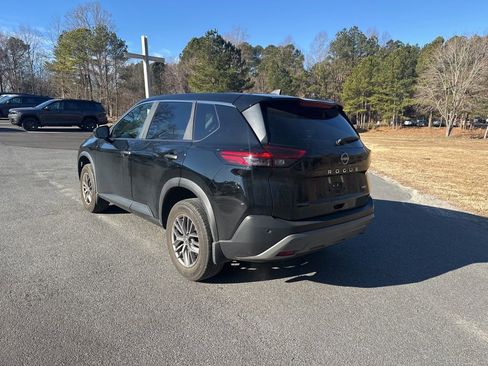 Used 2023 Nissan Rogue S image 3