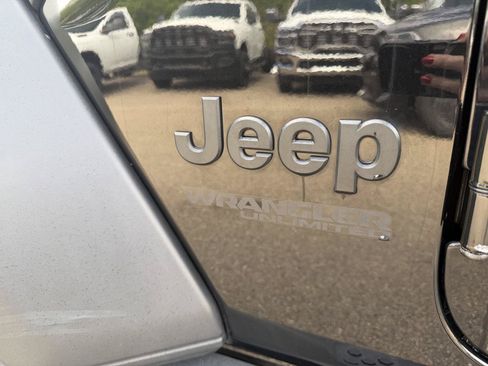 Used 2022 Jeep Wrangler Unlimited Sport AWD/4WD image 26