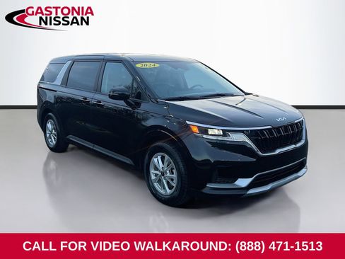 Used 2024 Kia Carnival LX image 1