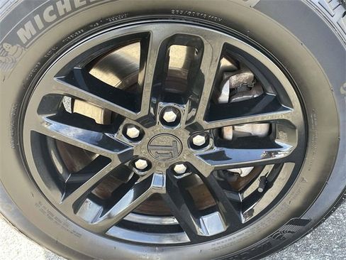 Used 2022 Jeep Grand Cherokee L Laredo w/ Luxury Tech Group I image 4