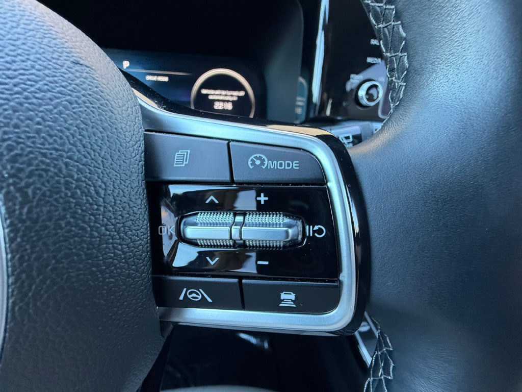 Used 2023 Kia Sorento SX AWD/4WD image 26