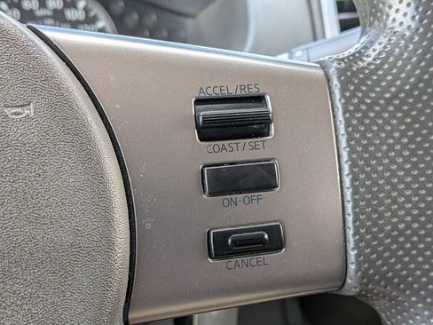 Used 2011 Nissan Frontier SV AWD/4WD image 18