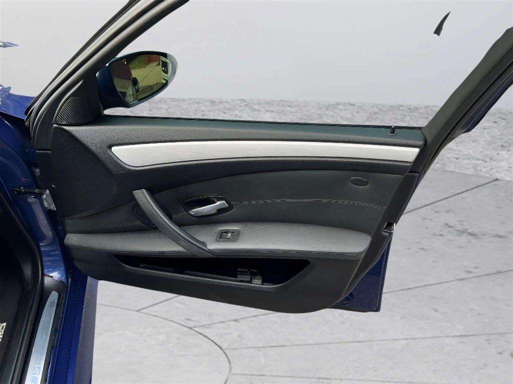 Used 2008 BMW M5 RWD image 29