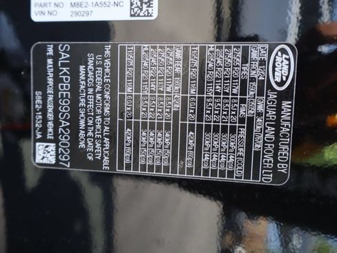 Used 2025 Land Rover Range Rover Long Wheelbase SE AWD/4WD image 38