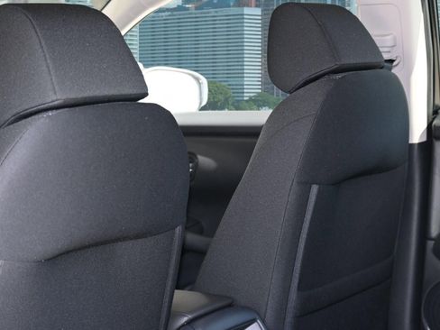 New 2027 Honda HR-V LX image 17