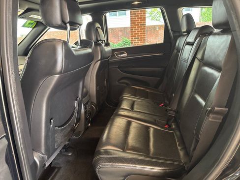 Used 2015 Jeep Grand Cherokee Limited w/ Luxury Group II AWD/4WD image 31