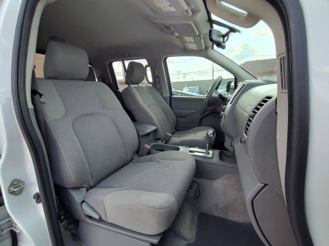 Used 2017 Nissan Frontier SV w/ SV Value Truck Package RWD image 41