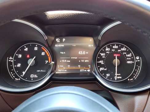 Used 2019 Alfa Romeo Stelvio Ti AWD/4WD image 17